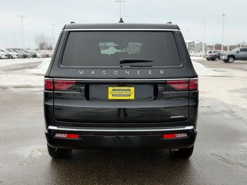 Used 2024 Jeep Wagoneer Series II w/ Flexible Seating Group AWD/4WD image 7