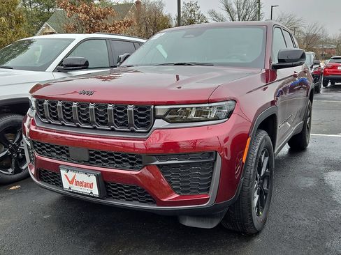 New 2026 Jeep Grand Cherokee Altitude AWD/4WD image 3