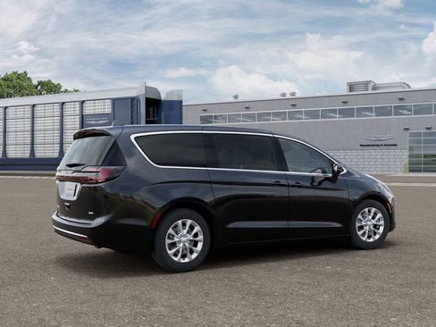 New 2027 Chrysler Pacifica Select AWD/4WD image 4