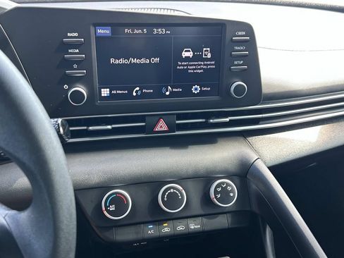 Used 2024 Hyundai Elantra SE FWD image 21