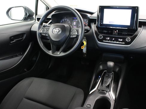 Used 2025 Toyota Corolla LE FWD image 27