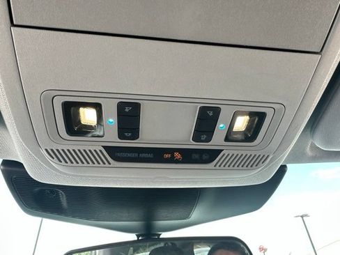 Used 2023 Ford Explorer XLT w/ Equipment Group 202A RWD image 10
