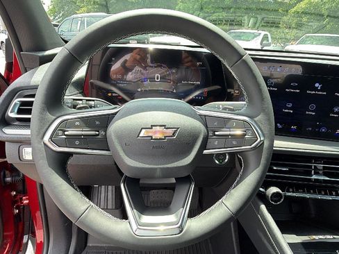 New 2026 Chevrolet Traverse LT w/ Sun and Wheel Package FWD image 23