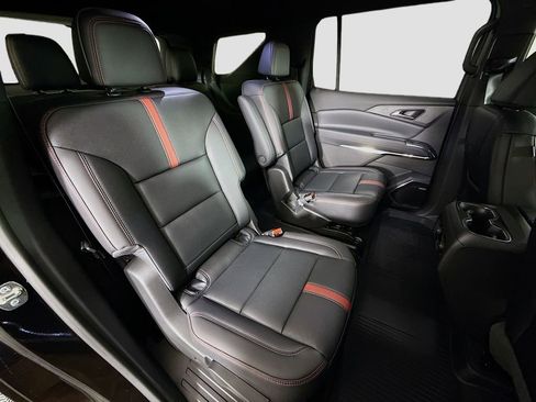 New 2026 Chevrolet Traverse RS w/ LPO, Floor Liner Package image 27