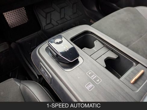 Used 2024 Nissan Ariya AWD image 16