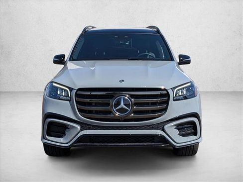 Used 2024 Mercedes-Benz GLS 450 4MATIC image 2