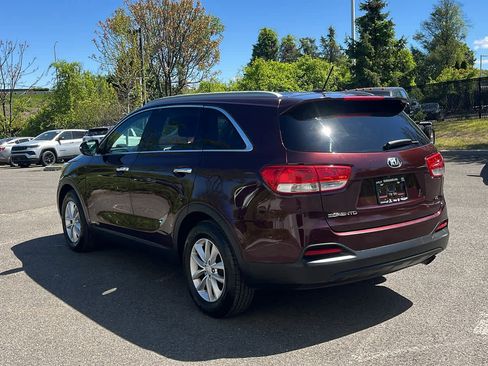 Used 2018 Kia Sorento LX AWD/4WD image 4