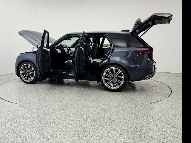 New 2026 Land Rover Range Rover Sport Dynamic SE AWD/4WD image 12