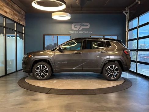 Used 2022 Jeep Compass Limited w/ Sun and Sound Group AWD/4WD image 6