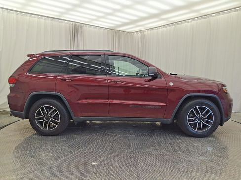 Used 2019 Jeep Grand Cherokee Trailhawk AWD/4WD image 29