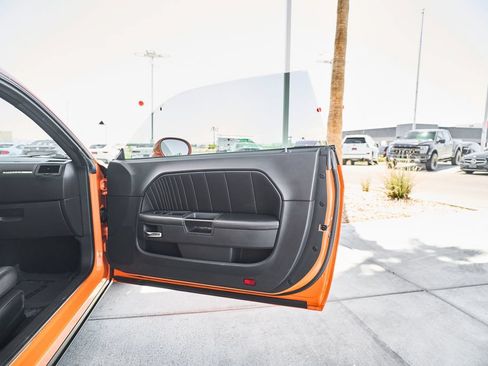 Used 2014 Dodge Challenger R/T RWD image 13