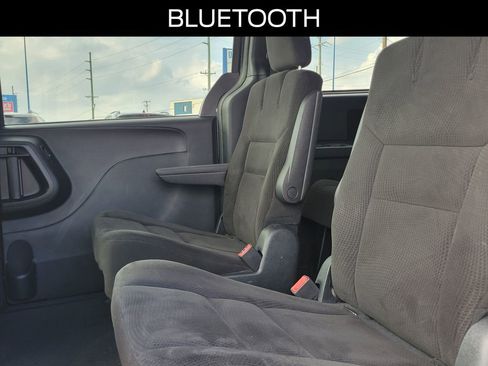 Used 2017 Dodge Grand Caravan SE image 10