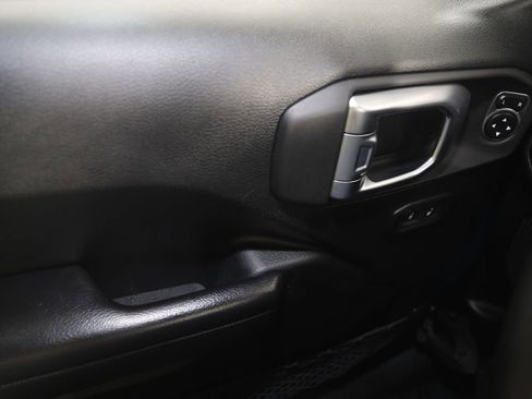 Used 2020 Jeep Wrangler Sport image 28