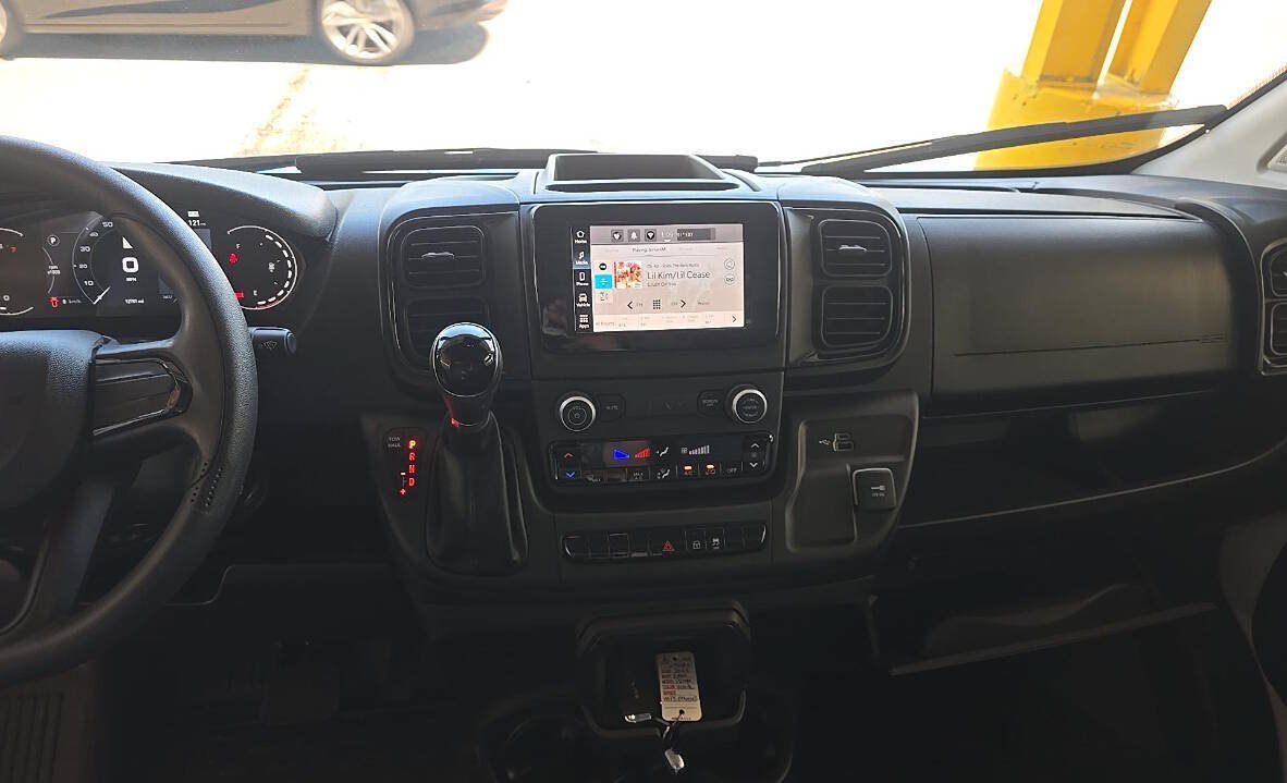Used 2023 RAM ProMaster 2500 FWD image 14