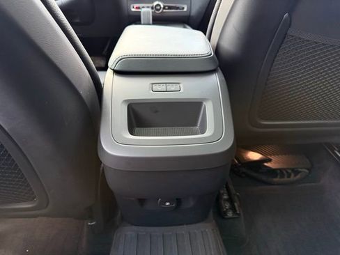 Certified 2023 Volvo XC60 B5 Plus w/ Climate Package image 29