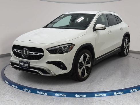 Used 2025 Mercedes-Benz GLA 250 4MATIC image 1