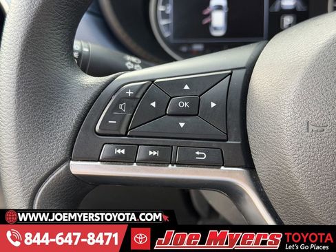 Used 2025 Nissan Versa SV image 23