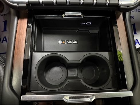 Used 2025 GMC Yukon Denali w/ Sun & Power Step Package image 24