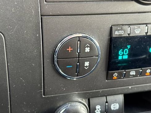 Used 2013 Chevrolet Silverado 2500 LT w/ Interior Plus Package image 28