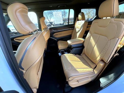 Certified 2025 Jeep Grand Cherokee L Summit w/ Obsidian Package image 21