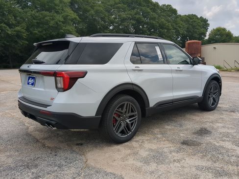 New 2026 Ford Explorer ST w/ Sun And Sound Package AWD/4WD image 3