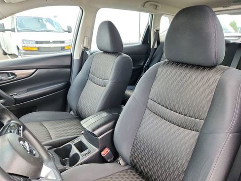 Used 2017 Nissan Rogue S FWD image 19