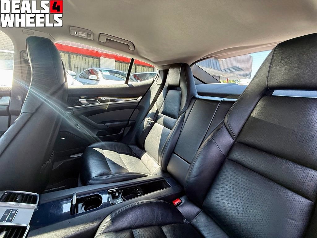Used 2016 Porsche Panamera RWD image 36