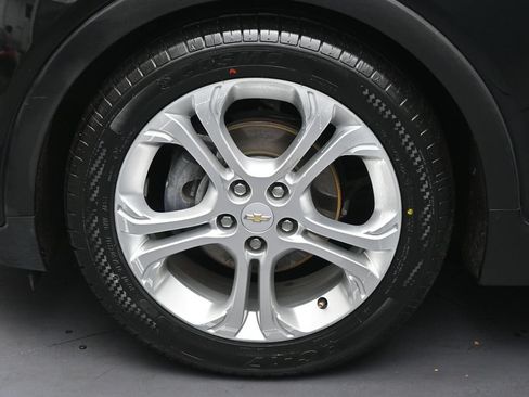 Used 2018 Chevrolet Bolt LT FWD image 35