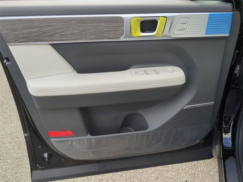 Used 2024 Hyundai Santa Fe Limited image 10