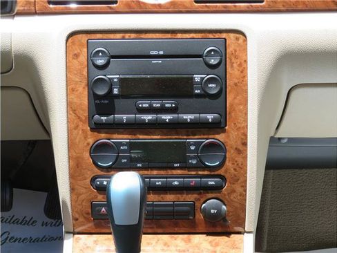Used 2005 Ford Five Hundred Limited AWD/4WD image 7