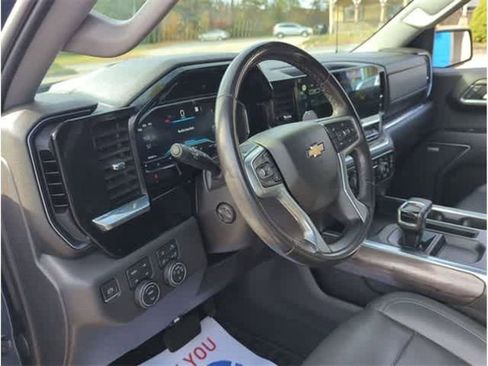 Certified 2022 Chevrolet Silverado 1500 LTZ w/ LTZ Premium Package AWD/4WD image 10