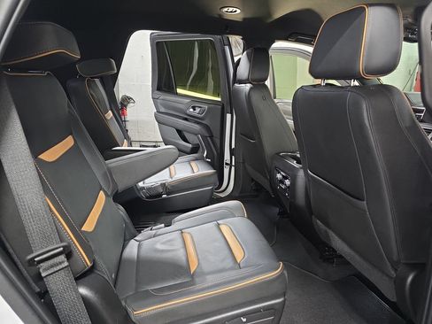 Used 2022 GMC Yukon AT4 w/ Technology Package AWD/4WD image 11