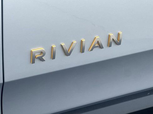 Used 2023 Rivian R1S Adventure image 31