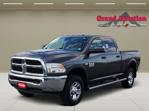 Used 2017 RAM 2500 Tradesman w/ Chrome Appearance Group AWD/4WD image 3