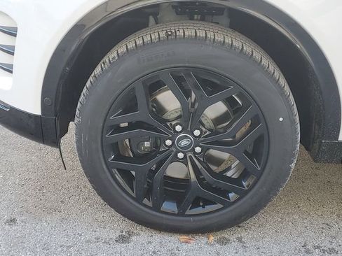 New 2026 Land Rover Discovery Sport Landmark image 11