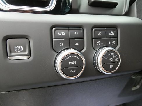 Certified 2024 GMC Sierra 2500 Denali Ultimate image 28