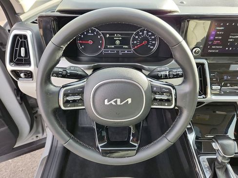 Certified 2022 Kia Sorento SX image 19