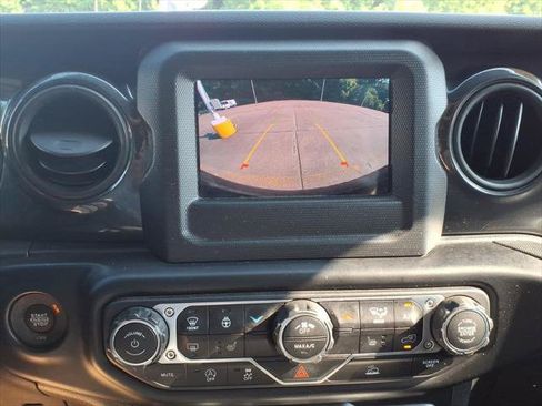 Used 2022 Jeep Wrangler Unlimited Sport AWD/4WD image 18