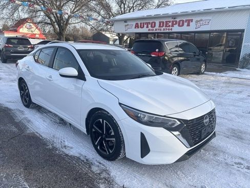 Used 2024 Nissan Sentra SV image 1