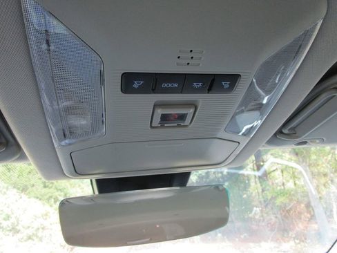 Used 2022 Toyota RAV4 XLE image 36