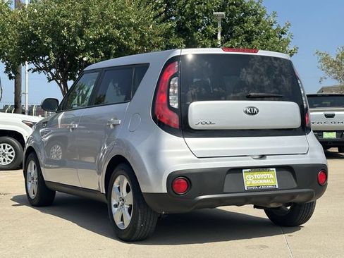 Used 2018 Kia Soul FWD image 3