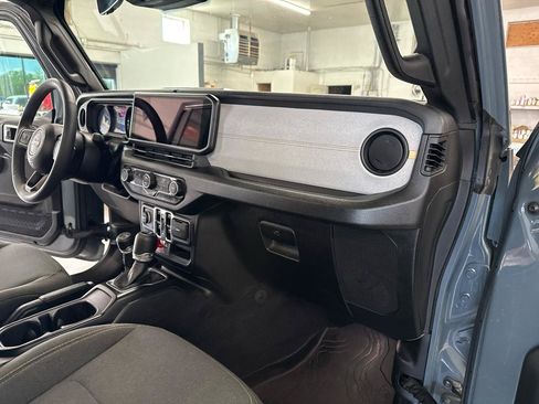 Used 2024 Jeep Wrangler Unlimited AWD/4WD image 54