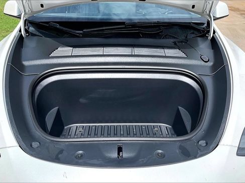 Used 2022 Tesla Model Y Performance AWD/4WD image 13