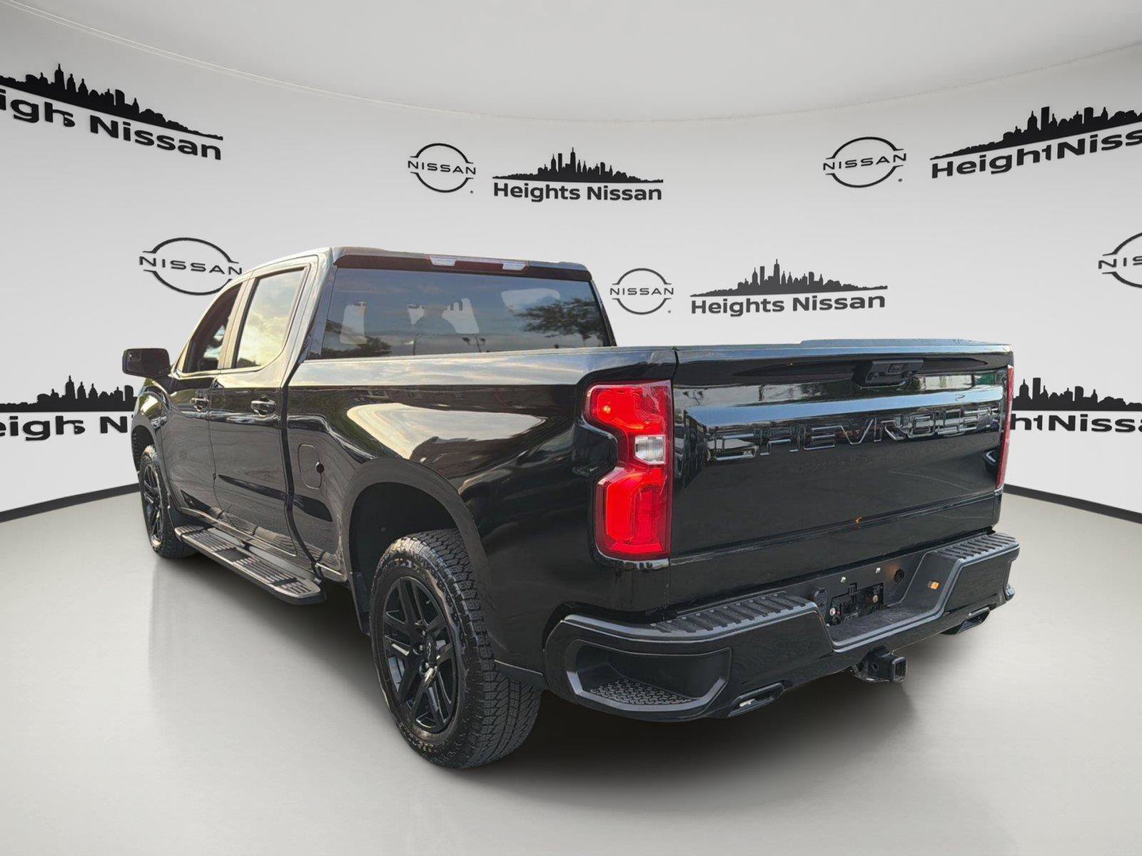 Used 2023 Chevrolet Silverado 1500 RST AWD/4WD image 3
