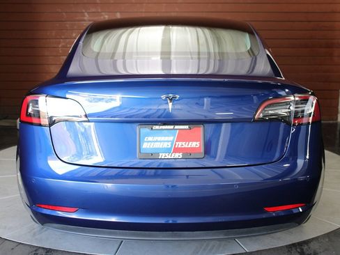 Used 2020 Tesla Model 3 Standard Range Plus image 2