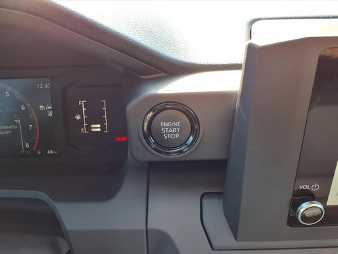 Used 2025 Toyota Tacoma SR image 11