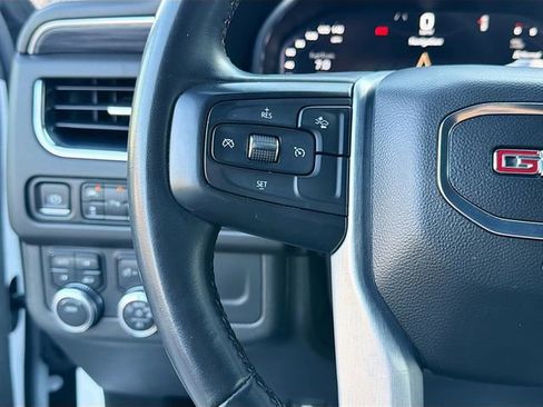 Used 2023 GMC Yukon SLT AWD/4WD image 38