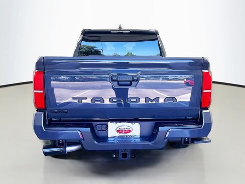 Used 2025 Toyota Tacoma SR5 AWD/4WD image 6