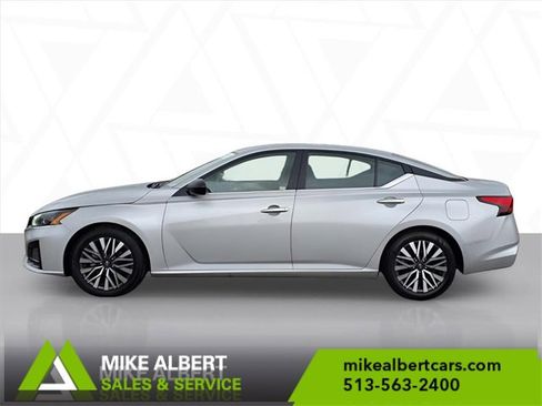 Used 2024 Nissan Altima 2.5 SV image 7