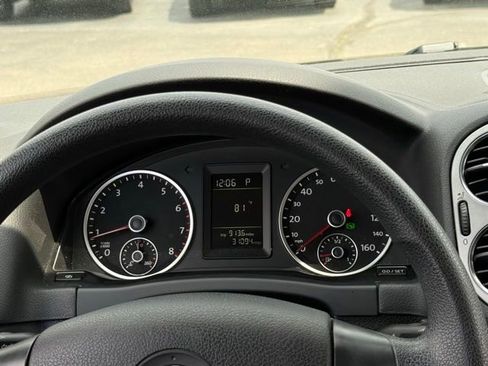 Used 2010 Volkswagen Tiguan SE AWD/4WD image 6